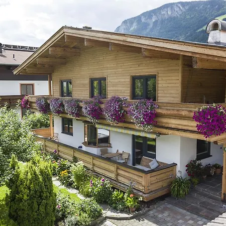 Und Helene Koller Apartment *